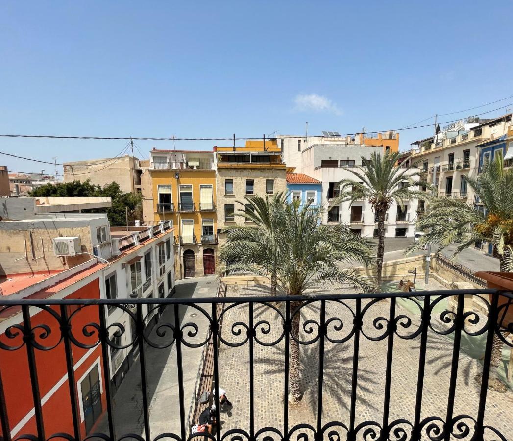 阿利坎特Edificio Amarillo En El Barrio公寓 外观 照片